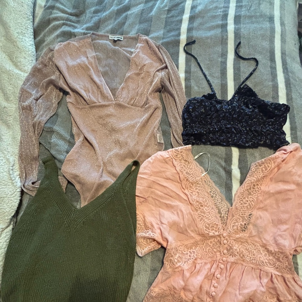 clothes bundle - image 1